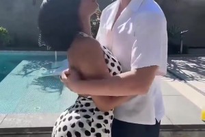 好家伙，这狗粮撒的！克莱与女友马冬梅大秀恩爱！