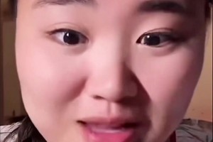 大宝贝刘禹彤告诉大家还没有男朋友 ！谁给我们大宝贝介绍一下...